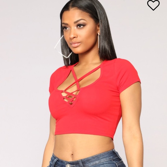 Red crop top from fashion nova - Picture 3 of 4